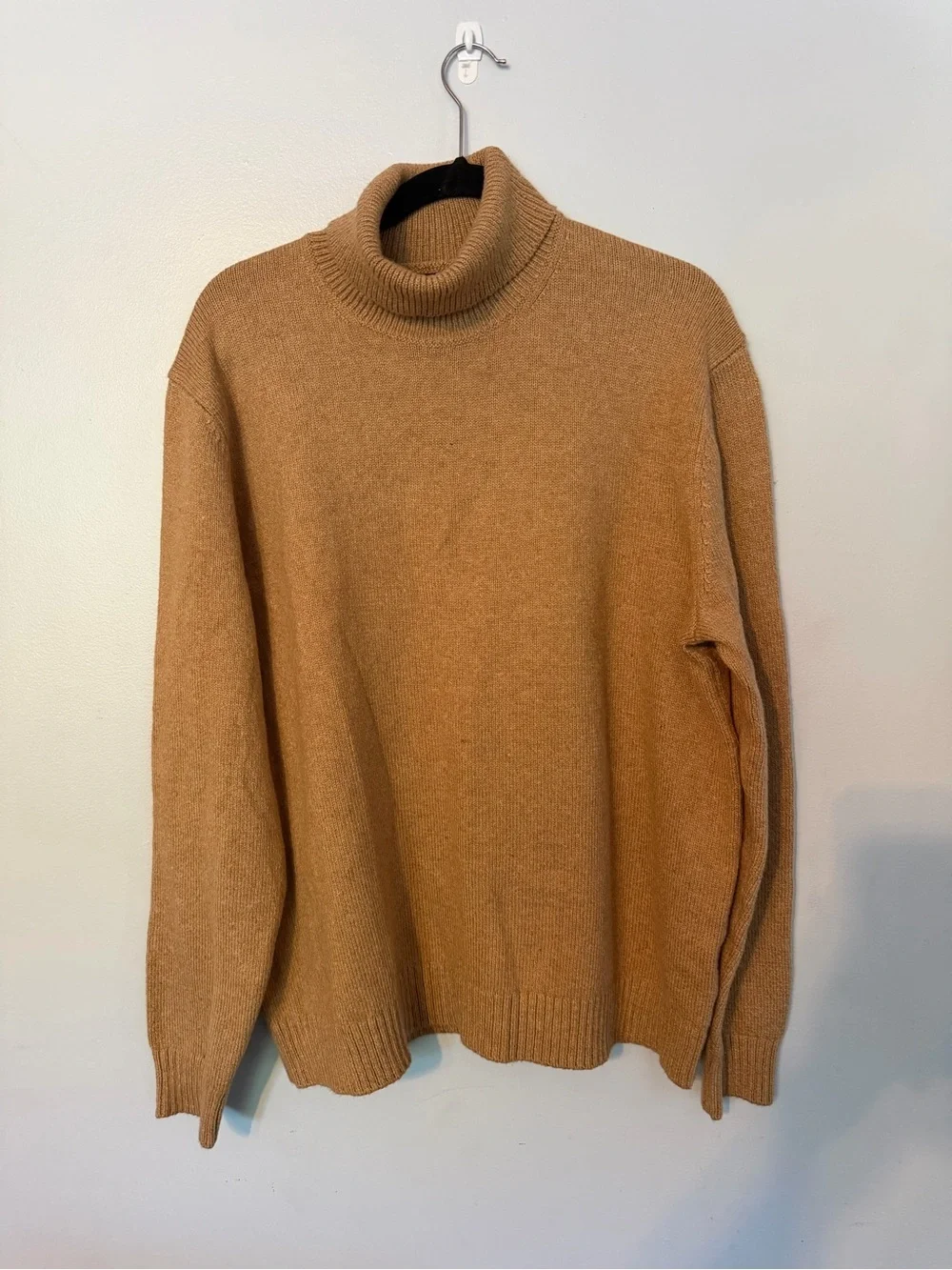 NWOT Banana Republic Factory Men's Camel Turtleneck Sweater